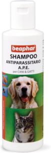 Envase de champú Beaphar A.P.E. 200 ml para perros y gatos, higiene y protección antiparasitaria