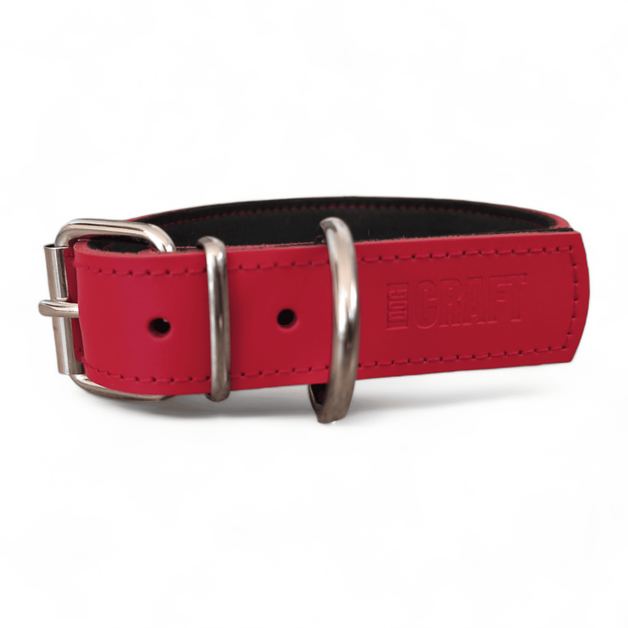 Collar de cuero vacuno rojo para perro hecho a mano por artesanos en Andalucía.